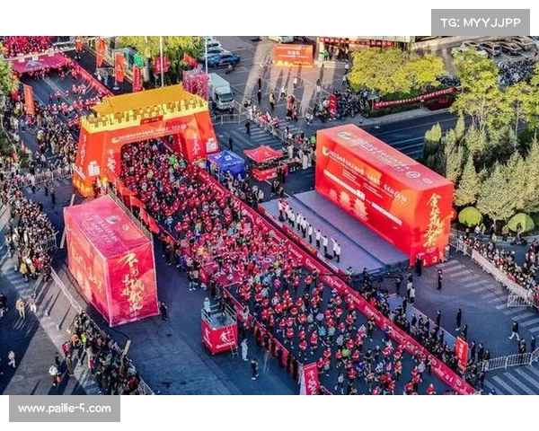 嘉峪关长城马拉松鸣枪倒计时 赛道融合长城文化吸引八千跑者激烈竞逐 嘉峪关长城马拉松鸣枪倒计时 赛道融合长城文化吸引八千跑者激烈竞逐