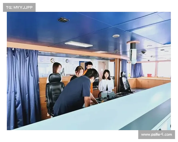 邢唯伟分享远洋训练经历 女性船员如何应对太平洋极端天气挑战